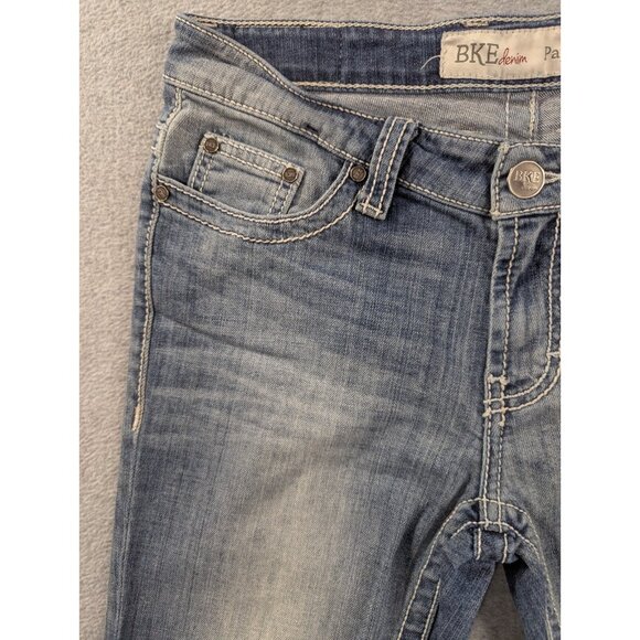 BKE Jeans Womens SZ 28 Blue Payton Slim Straight Embroidered Distressed Whiskers - Picture 2 of 15